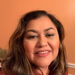 Meet your Posher, Ana